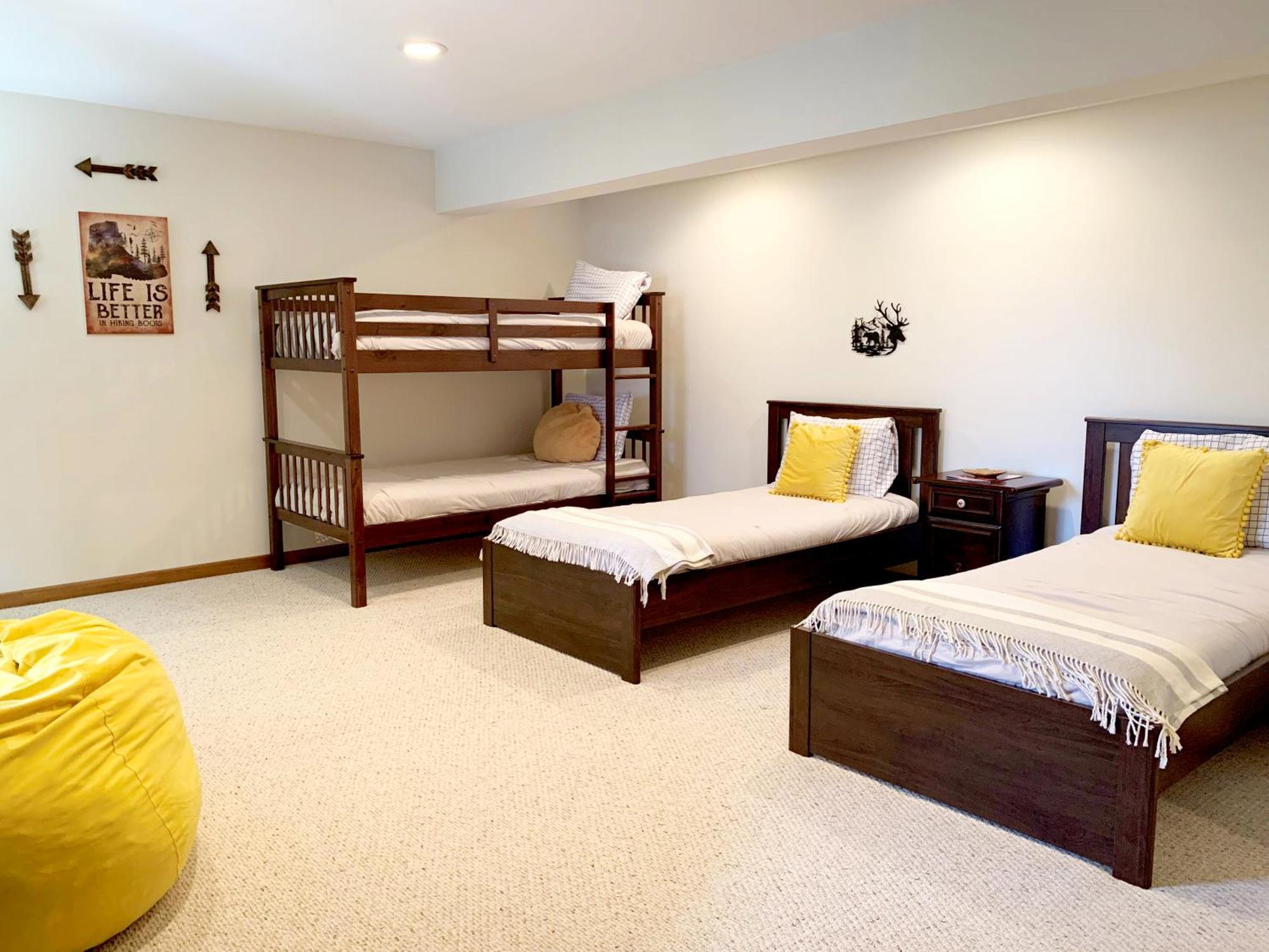 Wolf Ridge Retreat Villa Swiss ภายนอก รูปภาพ