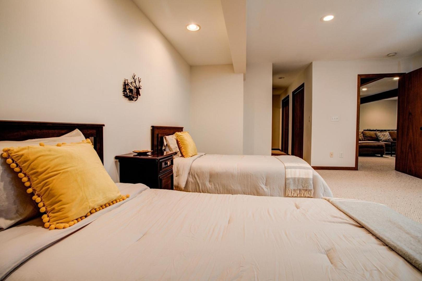 Wolf Ridge Retreat Villa Swiss ภายนอก รูปภาพ
