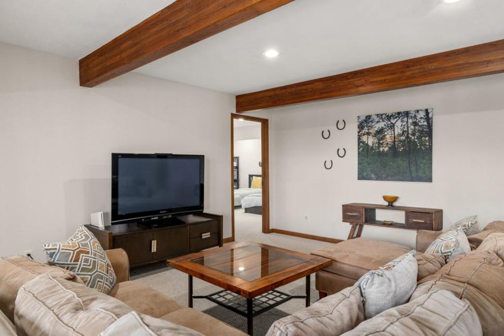 Wolf Ridge Retreat Villa Swiss ภายนอก รูปภาพ