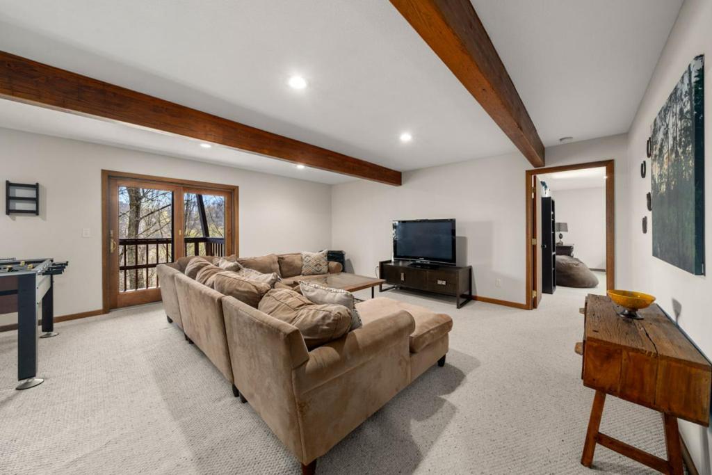 Wolf Ridge Retreat Villa Swiss ภายนอก รูปภาพ