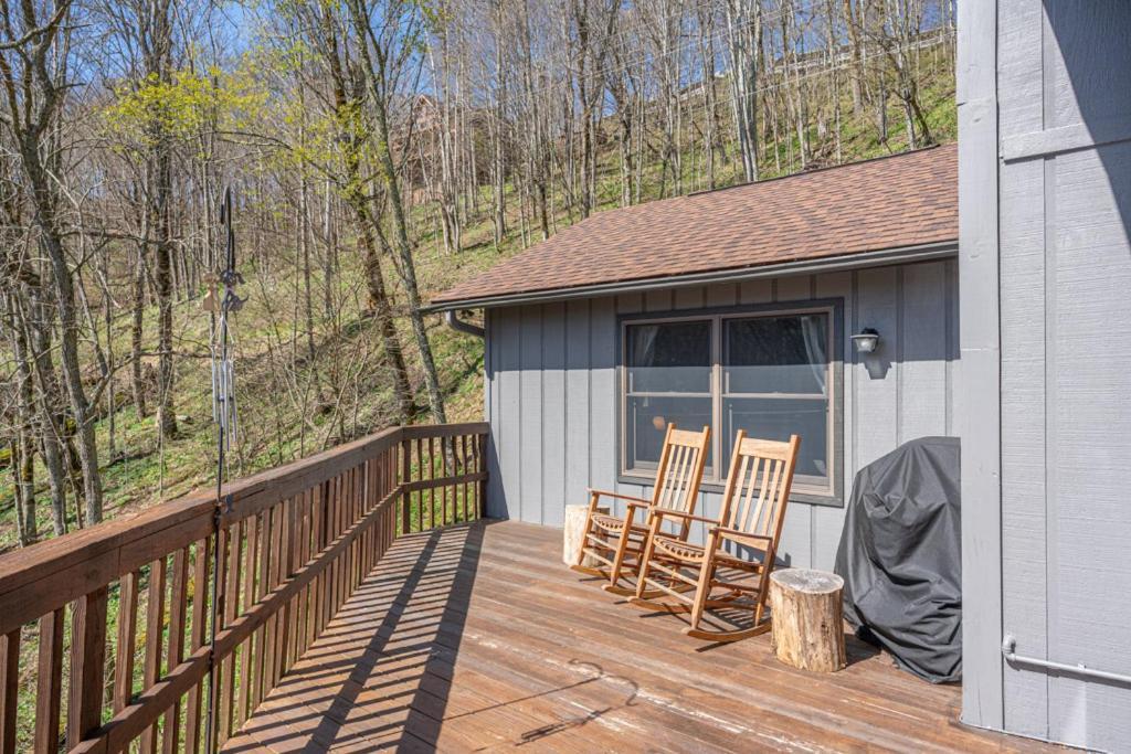 Wolf Ridge Retreat Villa Swiss ภายนอก รูปภาพ