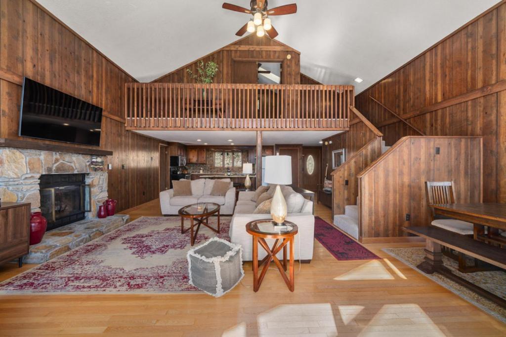 Wolf Ridge Retreat Villa Swiss ภายนอก รูปภาพ