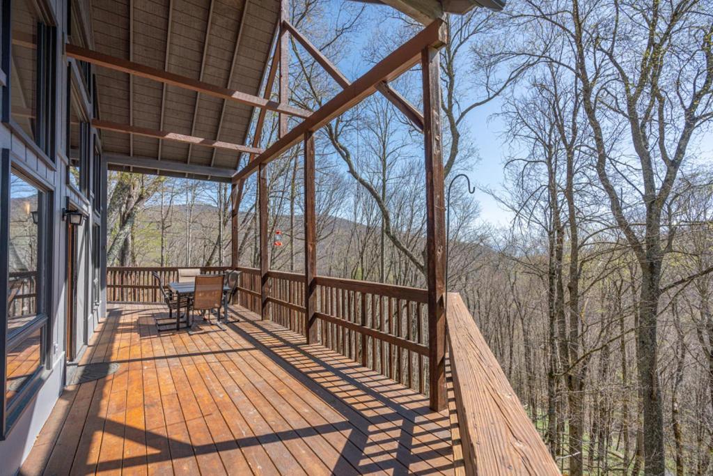 Wolf Ridge Retreat Villa Swiss ภายนอก รูปภาพ