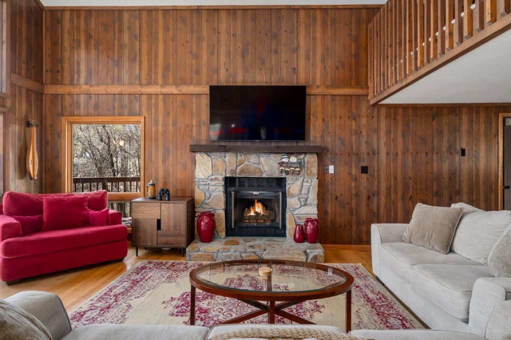 Wolf Ridge Retreat Villa Swiss ภายนอก รูปภาพ